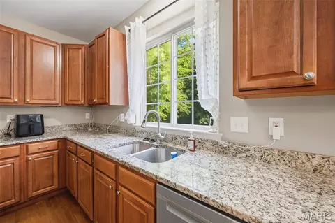 Kitchen - 7 Shetland Ct, O'fallon, MO 63368 photo 3 of 4
