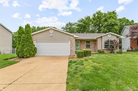 2112 Granite Ct, Imperial, MO 63052