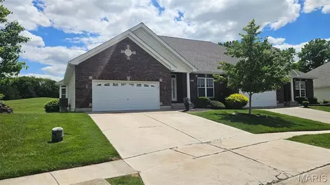 2438 Golden Bear Way #706A, Wentzville, MO 63385