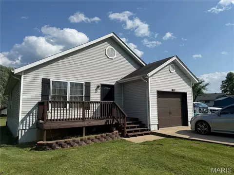 1798 Debbie Ln, Owensville, MO 65066