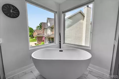 Bath - 42 Scarlet Meadows Ct, O'fallon, MO 63366 photo 3 of 7