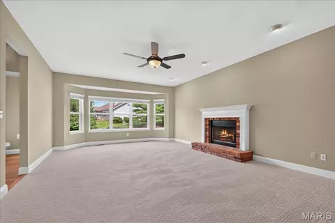 Living - 42 Scarlet Meadows Ct, O'fallon, MO 63366 photo 4 of 12
