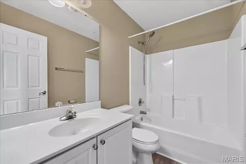 Bath - 42 Scarlet Meadows Ct, O'fallon, MO 63366 photo 6 of 7