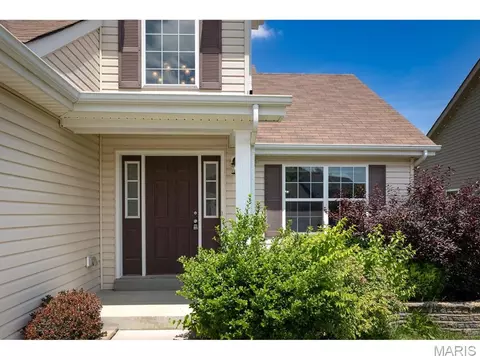 255 Winding Bluffs Ct, Fenton, MO 63026