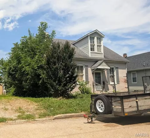 513 N Jackson St, Belleville, IL 62220