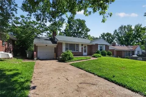 1205 Duenke Dr, Saint Louis, MO 63137