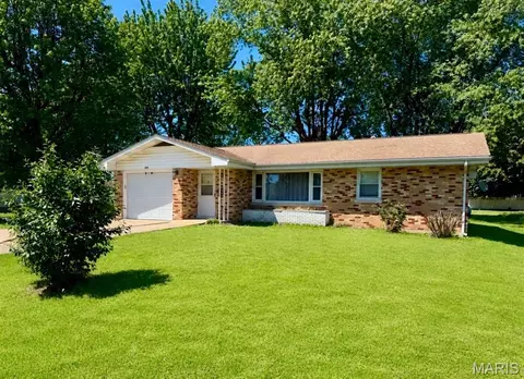 804 S Apple Ave, Belle, MO 65013