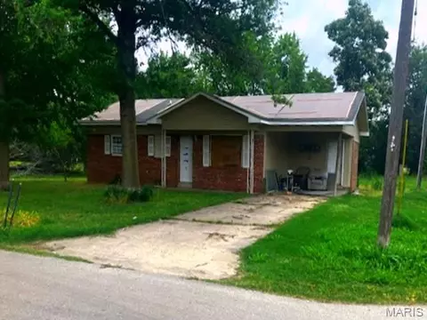 306 Page St, Clarkton, MO 63837