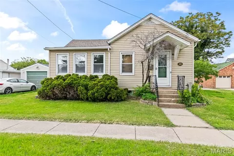 117 W Ferdon St, Litchfield, IL 62056