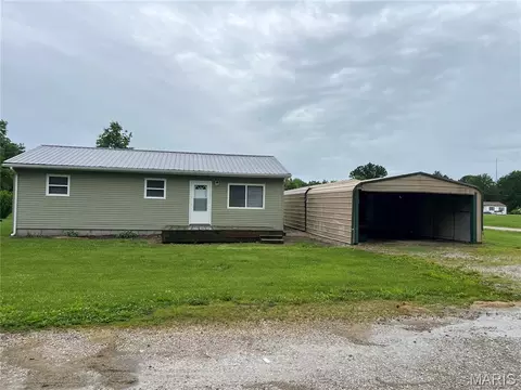 902 Elm St, Montgomery City, MO 63361