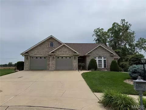 5301 Deer Creek Ct, Godfrey, IL 62035