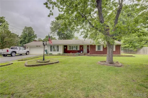 25 Green Meadow Dr, Sikeston, MO 63801