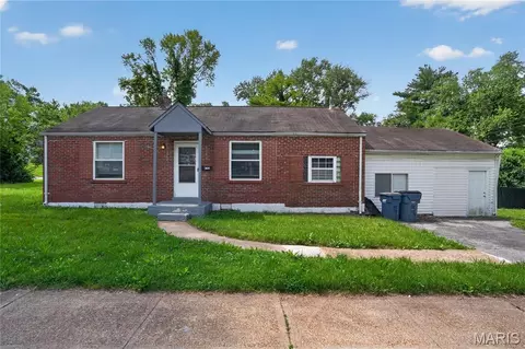 8102 Frost Ave, Saint Louis, MO 63134