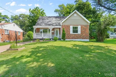 8913 Rosemore Pl, Saint Louis, MO 63114