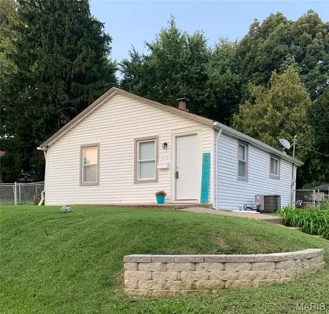 312 Superior Dr, Ferguson, MO 63135