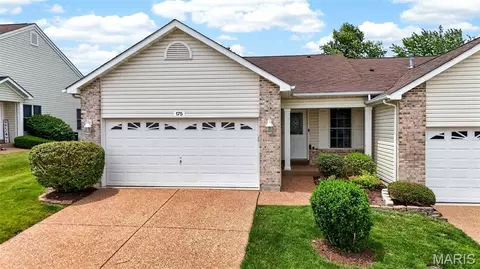 175 Silo View Dr #393B, Wentzville, MO 63385