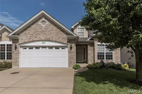 807 Elaine Dr, O'fallon, MO 63366