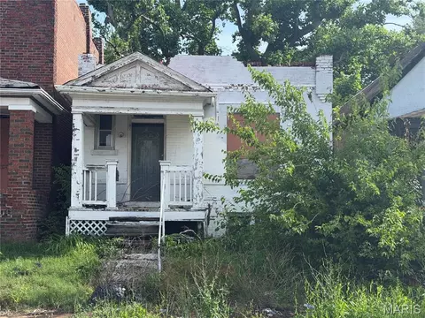 4265 E Farlin Ave, Saint Louis, MO 63115