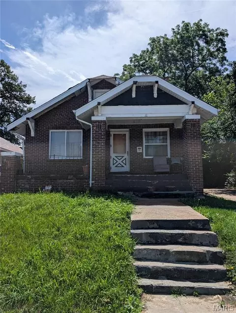 32 Blakemore Pl, Saint Louis, MO 63121