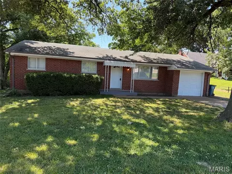 7230 Howdershell Rd, Hazelwood, MO 63042