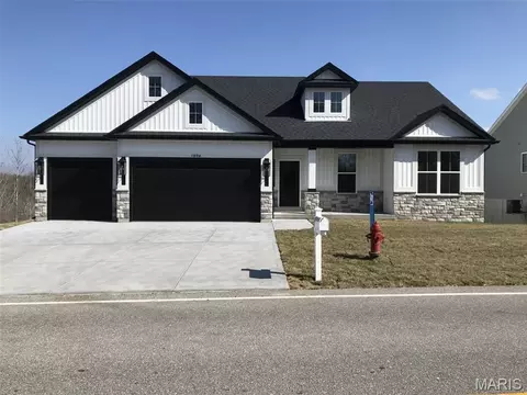 Exterior - 1688 Scenic Dr, Festus, MO 63028 photo 3 of 7