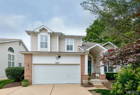 15207 Cambridge Terrace Ct, Chesterfield, MO 63017