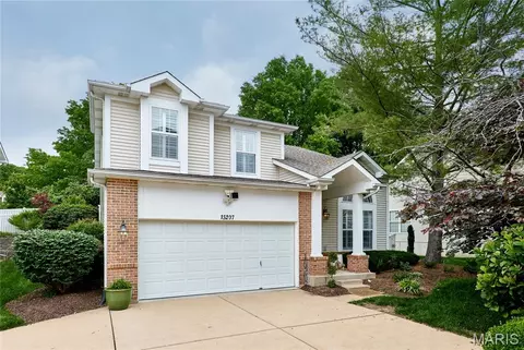 15207 Cambridge Terrace Ct, Chesterfield, MO 63017