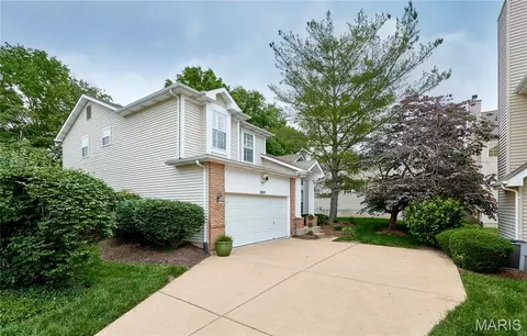15207 Cambridge Terrace Ct, Chesterfield, MO 63017