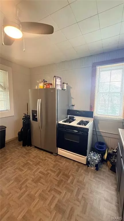 Kitchen - 1025 E 7th St, Alton, IL 62002 photo 1 of 1