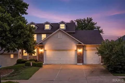 8412 Weber Trail Dr, Saint Louis, MO 63123