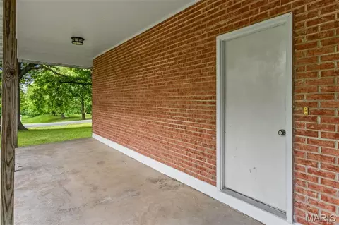 Exterior - 411 E Roosevelt Dr, Moro, IL 62067 photo 12 of 21