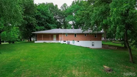 Exterior - 411 E Roosevelt Dr, Moro, IL 62067 photo 21 of 21