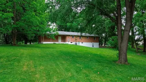 Exterior - 411 E Roosevelt Dr, Moro, IL 62067 photo 18 of 21