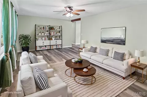 Living - 411 E Roosevelt Dr, Moro, IL 62067 photo 3 of 4