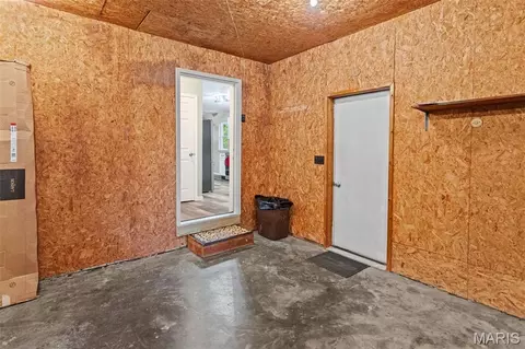Entry Way - 411 E Roosevelt Dr, Moro, IL 62067 photo 3 of 3