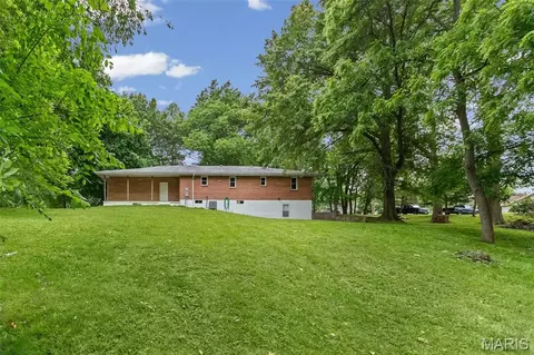 Exterior - 411 E Roosevelt Dr, Moro, IL 62067 photo 14 of 21