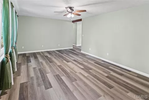 Living - 411 E Roosevelt Dr, Moro, IL 62067 photo 2 of 4