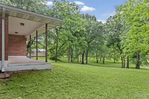 Exterior - 411 E Roosevelt Dr, Moro, IL 62067 photo 8 of 21