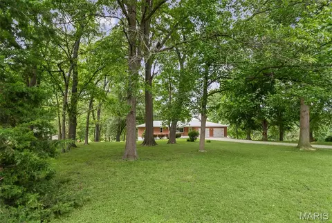 Exterior - 411 E Roosevelt Dr, Moro, IL 62067 photo 2 of 21