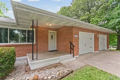Exterior - 411 E Roosevelt Dr, Moro, IL 62067 photo 3 of 21