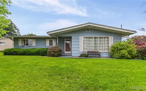 613 N Liberty St, Jerseyville, IL 62052
