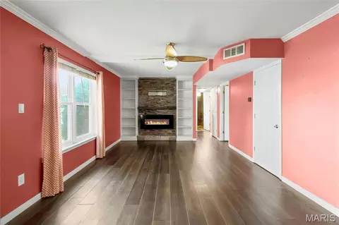 Living - 202 Drewel Ct, Eureka, MO 63025 photo 6 of 6