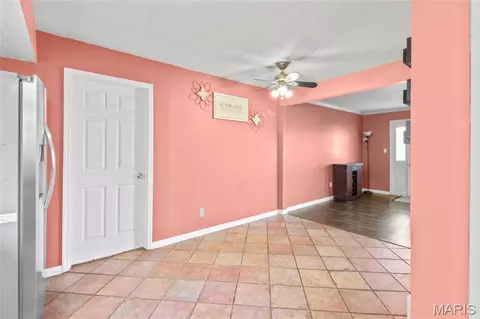 Entry Way - 202 Drewel Ct, Eureka, MO 63025 photo 1 of 2