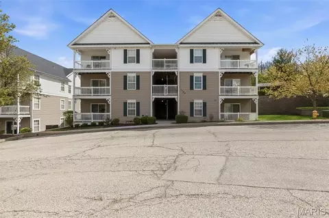 1125 Arbor Creek Dr #2B, Saint Louis, MO 63122