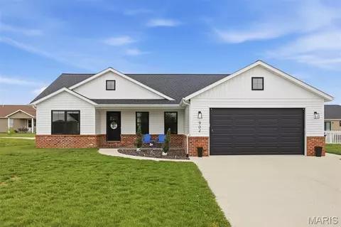 904 Anna Rose, Germantown, IL 62245