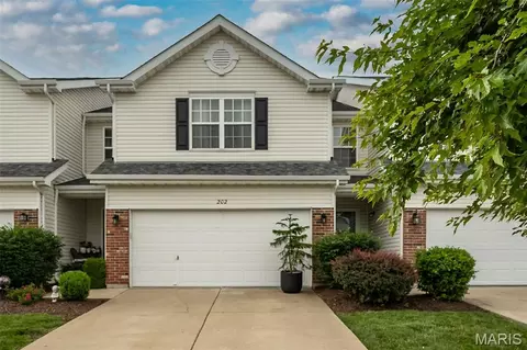 202 Sword Lily Dr, O'fallon, MO 63366