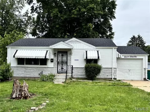 1131 Darr Dr, Saint Louis, MO 63137