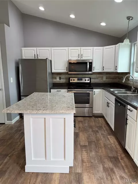 Kitchen - 128 Linder Ln, Winfield, MO 63389 photo 3 of 3