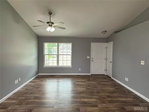 Living - 128 Linder Ln, Winfield, MO 63389 photo 1 of 1
