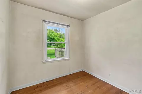 Bedroom - 228 Newton Pl, Ballwin, MO 63021 photo 2 of 3